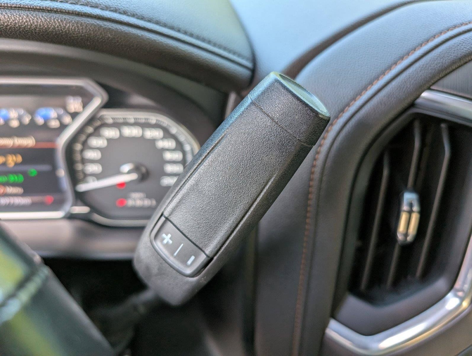 Used 2021 GMC Sierra 1500 AT4 w/ AT4 Carbonpro Edition AWD/4WD image 23