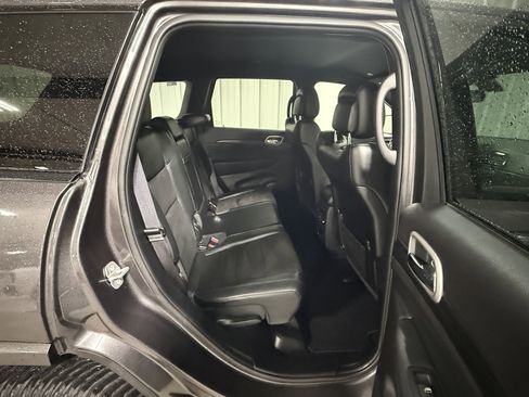 Used 2021 Jeep Grand Cherokee Laredo X RWD image 10
