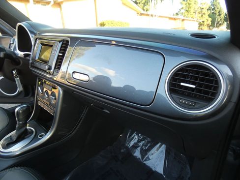 Used 2018 Volkswagen Beetle 2.0T S image 29