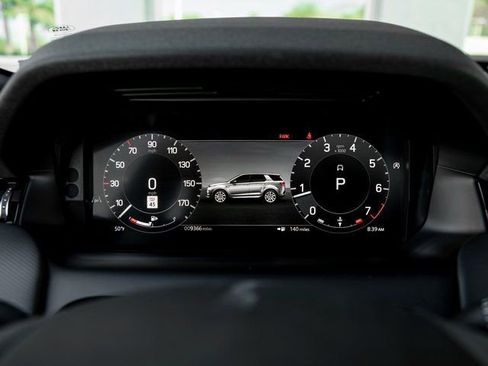 Used 2024 Land Rover Discovery Sport Dynamic SE image 17