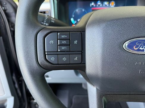 Used 2025 Ford F250 XLT w/ Black Appearance Package AWD/4WD image 17