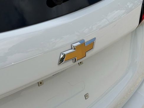 Used 2024 Chevrolet Equinox LT FWD image 16