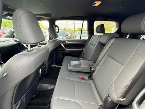 Used 2023 Lexus GX 460 Premium w/ Premium Package AWD/4WD image 12