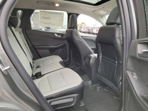 New 2025 Ford Escape SE w/ Class II Trailer Tow Package FWD image 14