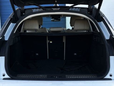 Used 2019 Land Rover Range Rover Velar S image 34