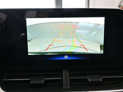 Used 2025 Chevrolet Trax LT FWD image 18