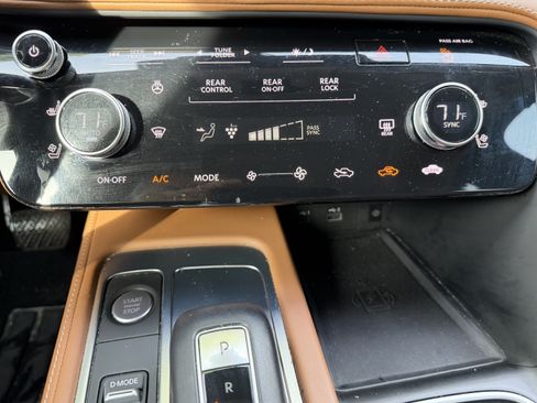 Used 2023 INFINITI QX60 Sensory AWD/4WD image 27