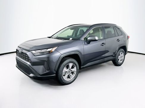 Used 2025 Toyota RAV4 XLE w/ Convenience Package image 3