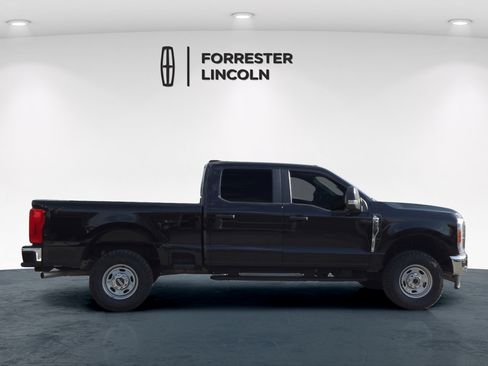 Used 2023 Ford F250 XL w/ XL Off-Road Package AWD/4WD image 2