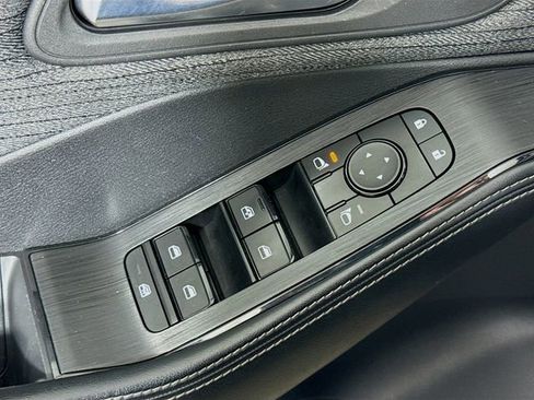 Used 2023 Nissan Rogue SV image 13