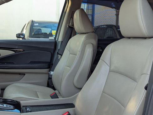 Used 2018 Honda Pilot Touring image 14