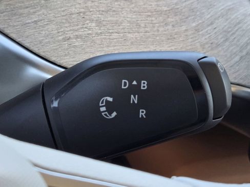 New 2025 Volkswagen ID. Buzz 1st Edition image 18