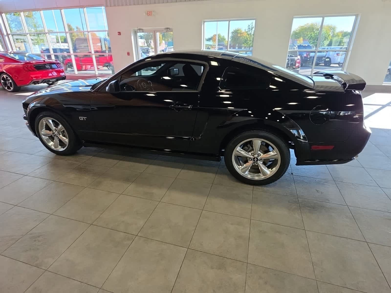 Used 2008 Ford Mustang GT RWD image 12