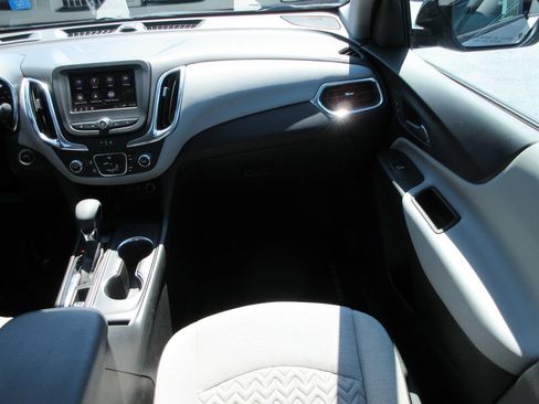 Certified 2024 Chevrolet Equinox LS FWD image 16
