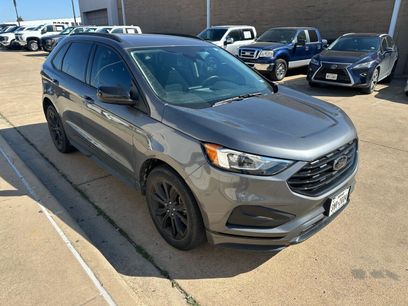 Used 2022 Ford Edge SE w/ Black Appearance Package