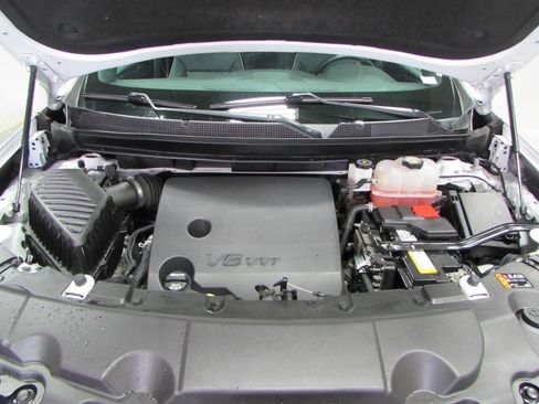 Used 2023 Chevrolet Traverse Premier w/ Redline Edition FWD image 10