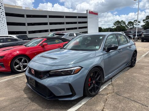 Used 2025 Honda Civic Type R image 4
