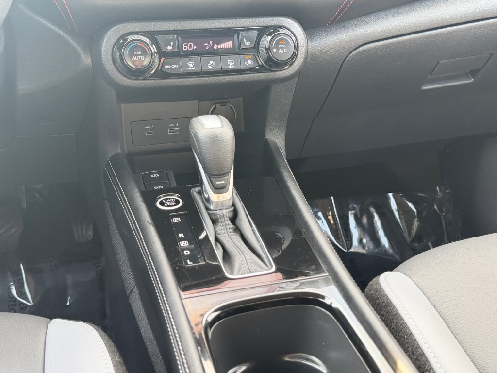 Used 2023 Nissan Kicks SR w/ SR Premium Package FWD image 11