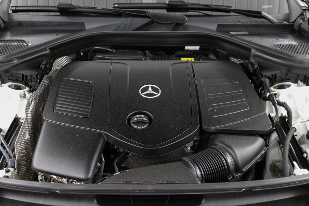 Used 2025 Mercedes-Benz GLC 300 image 39
