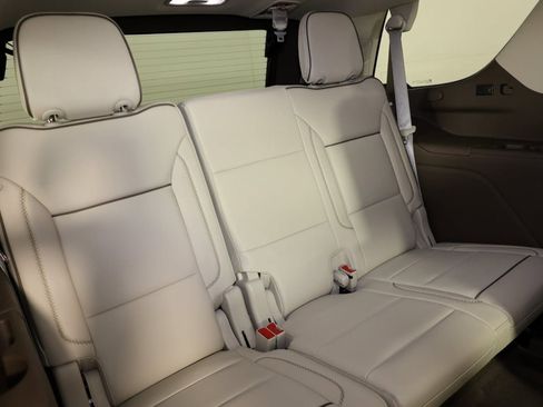 Used 2024 GMC Yukon Denali w/ Advanced Technology Package image 45
