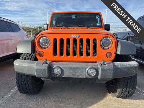 Used 2013 Jeep Wrangler Unlimited Rubicon w/ Connectivity Group image 3