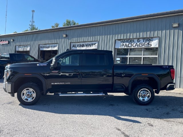 Used 2024 GMC Sierra 2500 Pro AWD/4WD image 4