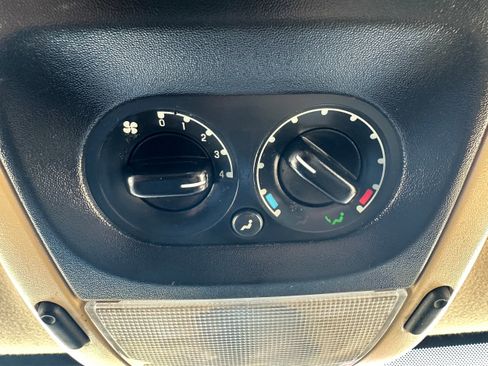 Used 2010 Ford Explorer Eddie Bauer image 25