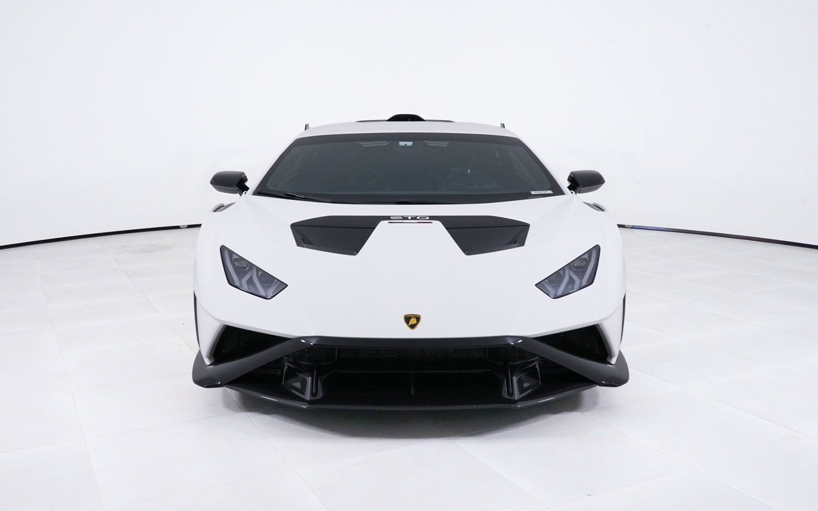 Used 2023 Lamborghini Huracan STO RWD image 10