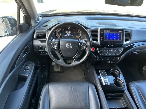Used 2016 Honda Pilot Touring image 14