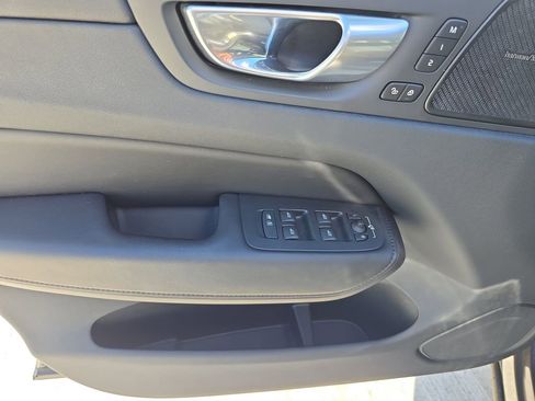 Certified 2023 Volvo XC60 B5 Plus image 17