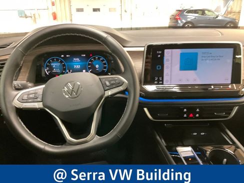 Used 2025 Volkswagen Atlas SEL image 14