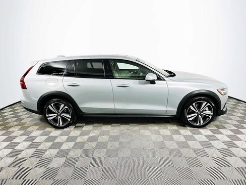 Used 2026 Volvo V60 B5 Cross Country Plus w/ Climate Package AWD/4WD image 8