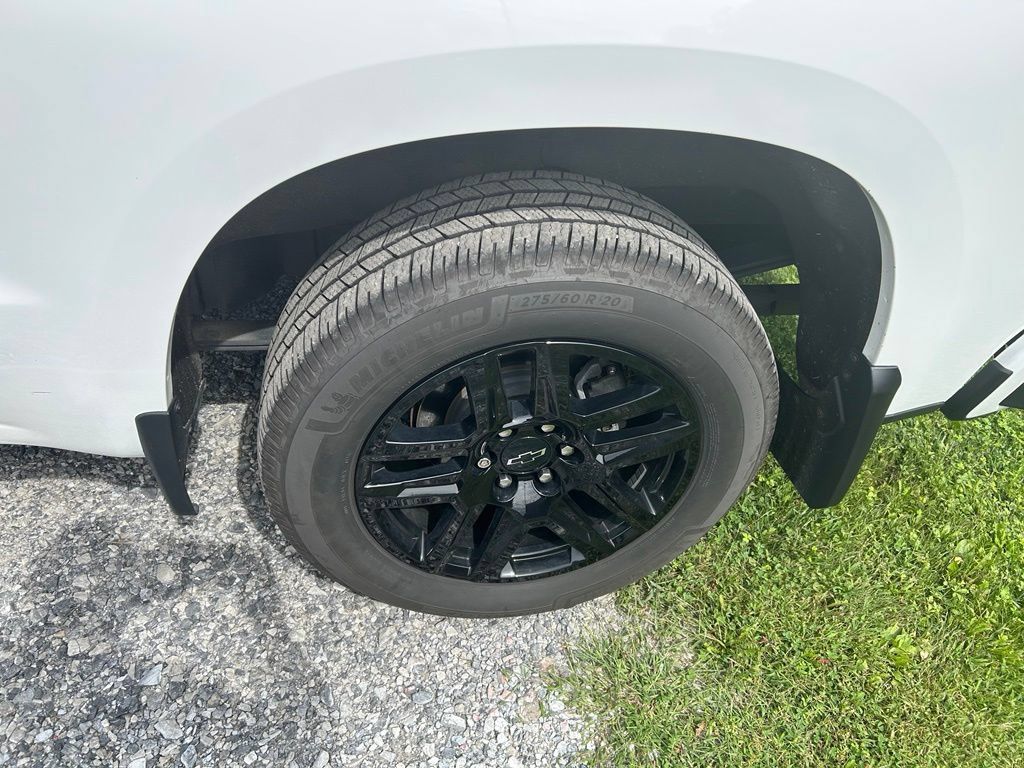 Used 2023 Chevrolet Silverado 1500 RST AWD/4WD image 6