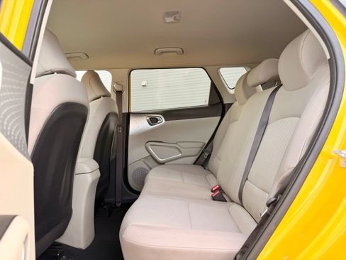 Used 2020 Kia Soul LX FWD image 16