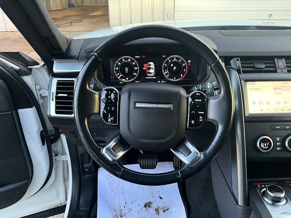 Used 2020 Land Rover Discovery Landmark AWD/4WD image 33