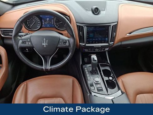 Used 2020 Maserati Levante image 3