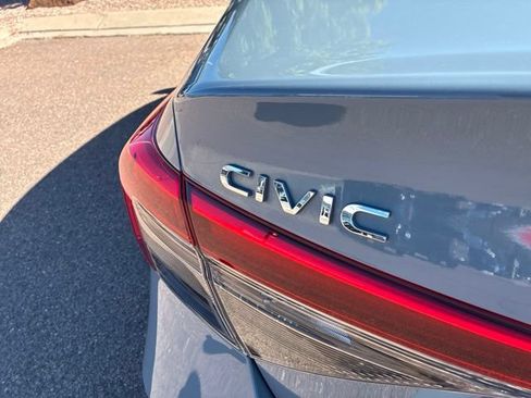 Used 2023 Honda Civic Sport image 10