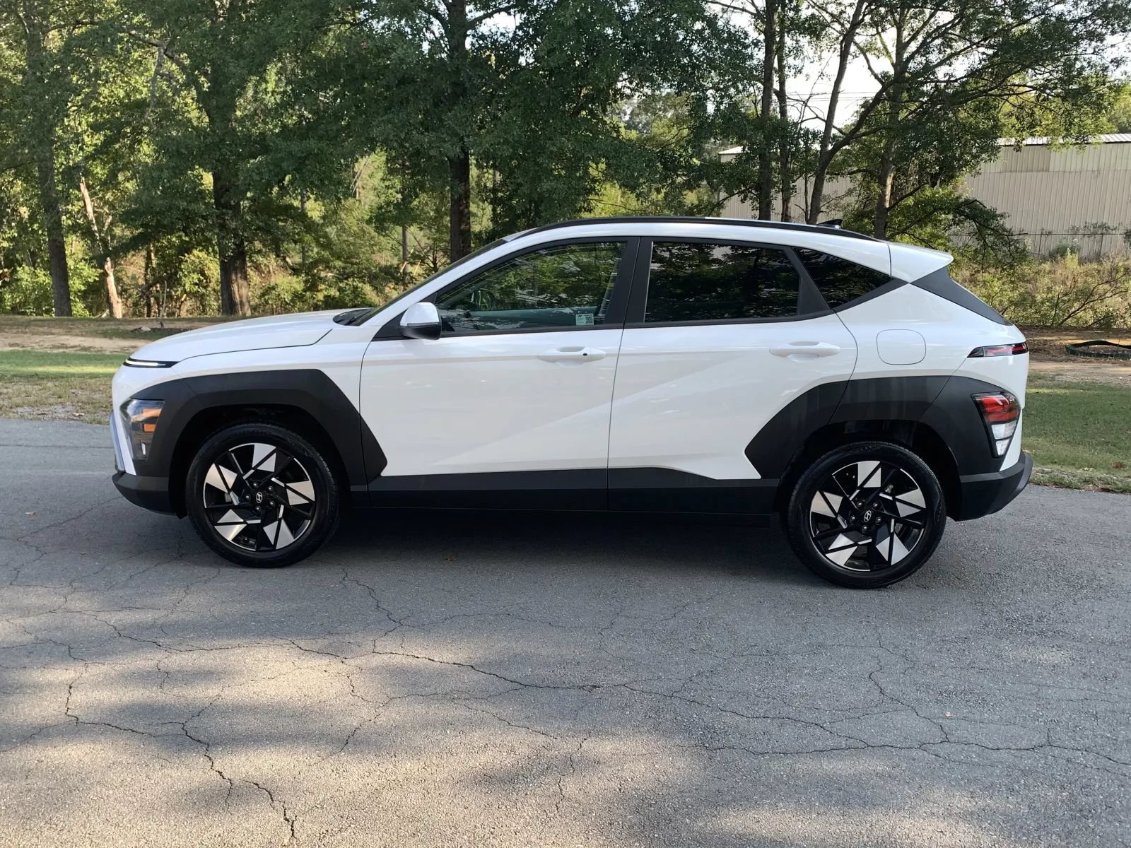 Used 2025 Hyundai Kona SEL FWD image 4