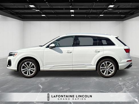 Used 2025 Audi Q7 3.0T Premium Plus AWD/4WD image 2