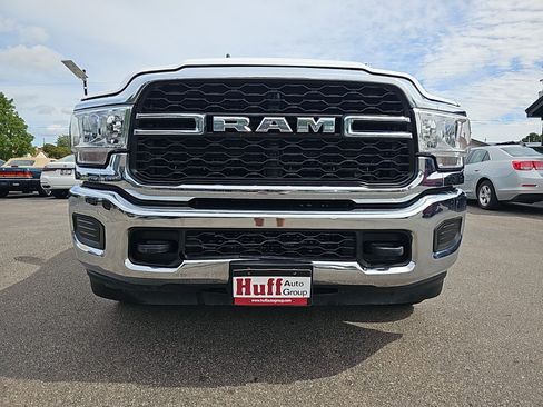 Used 2022 RAM 2500 Tradesman w/ Chrome Appearance Group RWD image 9