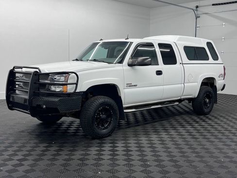 Used 2003 Chevrolet Silverado 2500 LT w/ Skid Plate Package AWD/4WD image 1