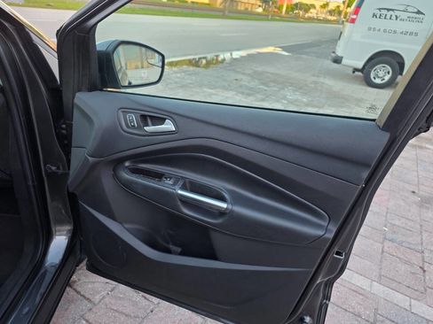 Used 2018 Ford Escape SE FWD image 24
