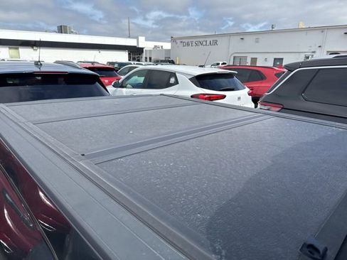 Used 2015 GMC Canyon SLE w/ All-Terrain Package image 4