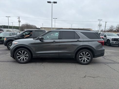 Used 2020 Ford Explorer ST w/ Premium Technology Package image 4
