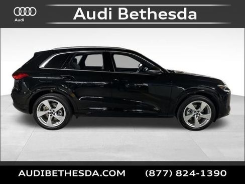 New 2025 Audi Q5 Prestige image 8