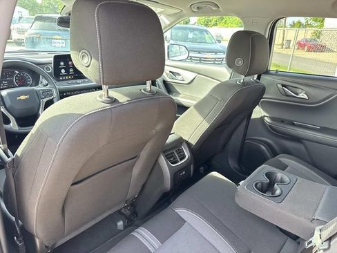 Used 2025 Chevrolet Blazer LT FWD image 34