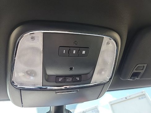 Used 2017 Jeep Grand Cherokee Limited AWD/4WD image 16