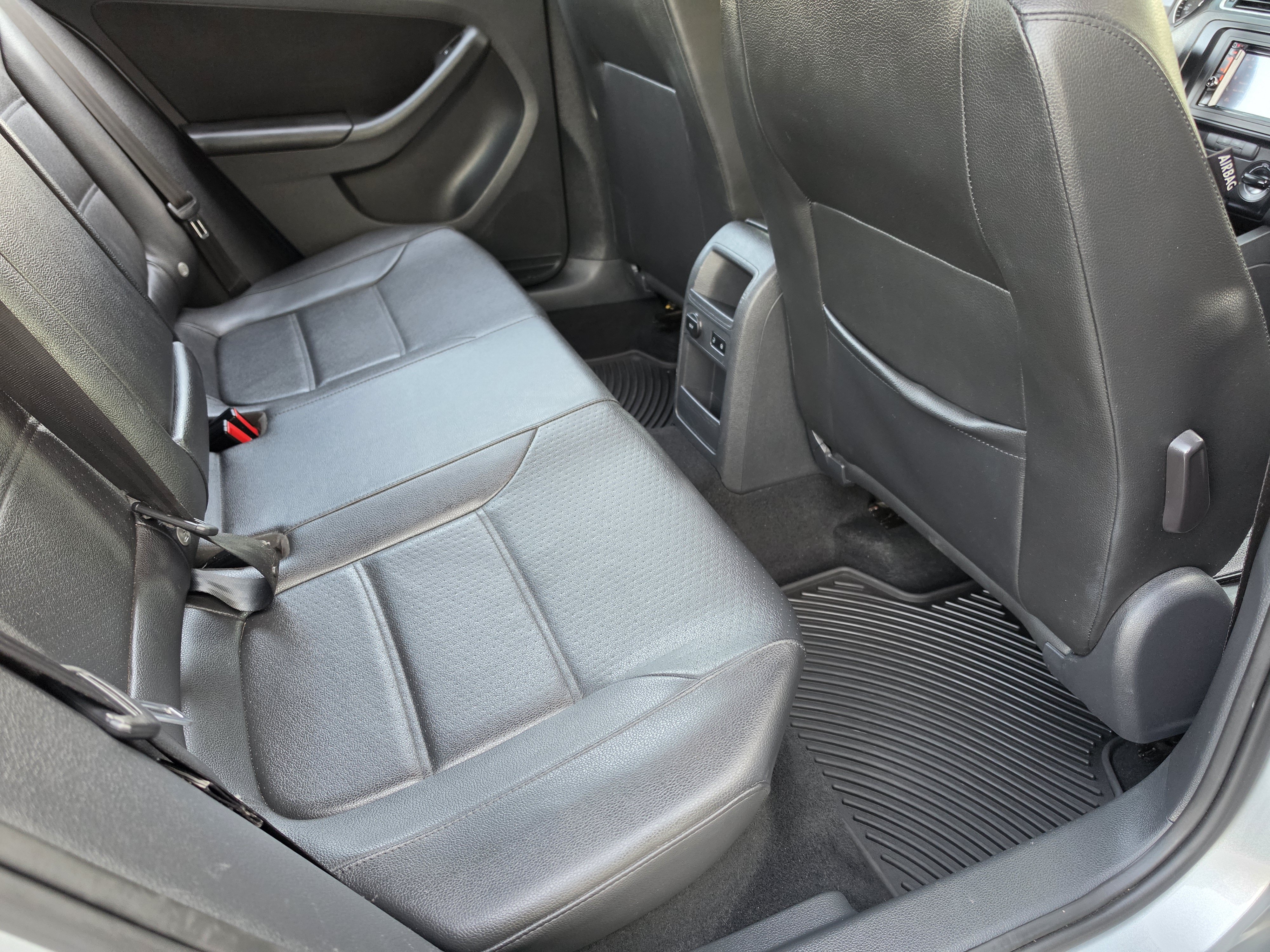 Used 2014 Volkswagen Jetta SE FWD image 17