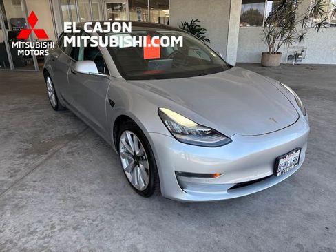 Used 2018 Tesla Model 3 Long Range RWD image 3