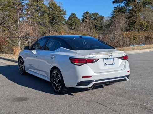 Used 2024 Nissan Sentra SR w/ SR Premium Package image 7